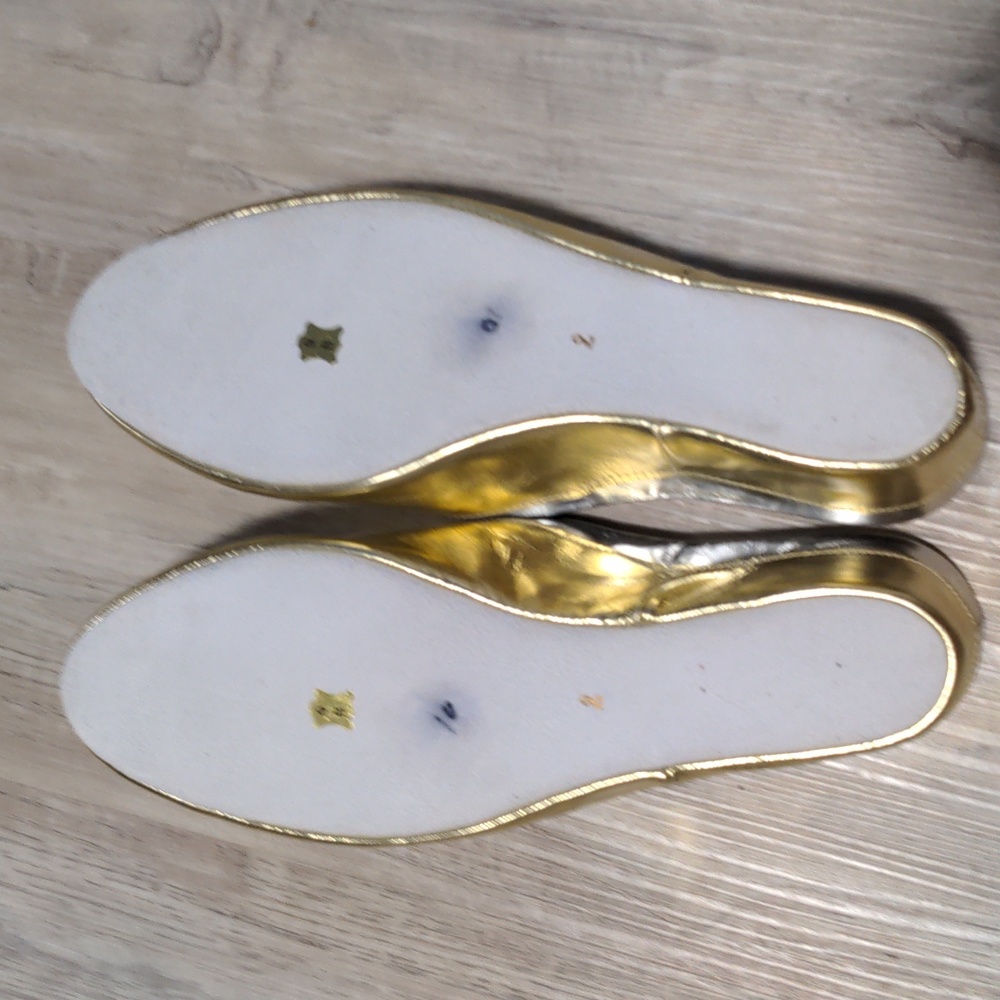 NWOB Jacques Levine dual tone gold silver trim metallic slippers slip ons size 9 - Picture 5 of 9